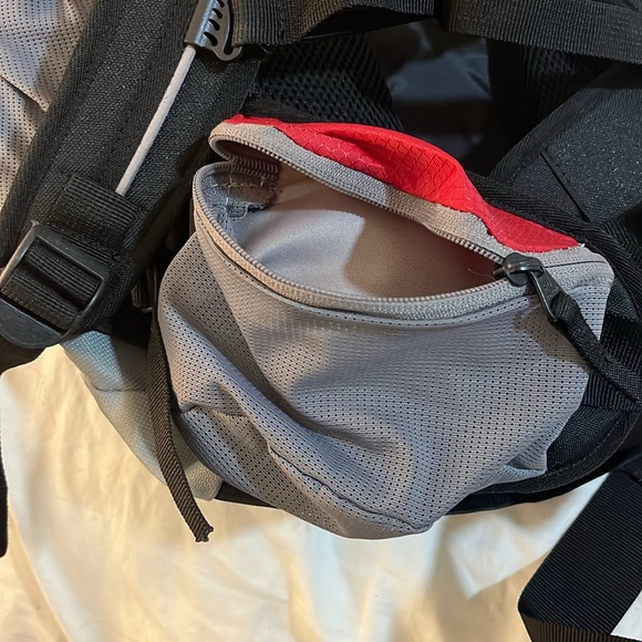 Deuter MOAB JAM 30 Red/Grey Backpack New with Tag - Picture 9 of 12